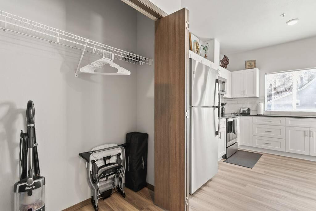 Апартаменти Brand New 2 Bed 2 Bath Near Perry District And Dt Спокен Екстер'єр фото